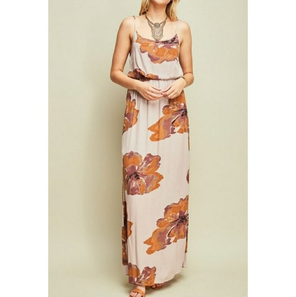 🆕🌿FLORAL BOUTIQUE MAXI DRESS🌿 - Picture 3 of 7